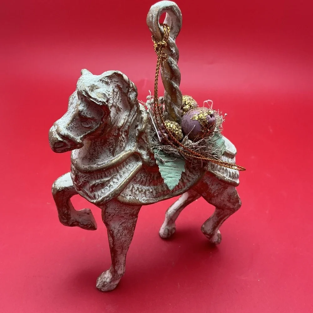 Vintage Decorative Distressed Carousel Horse Ornaments-Set of‎ 2 READ